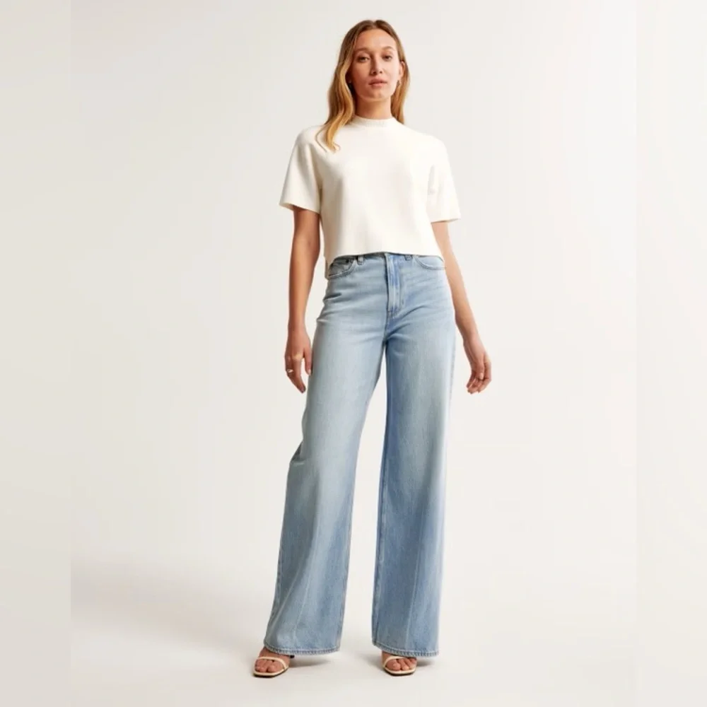 NWT! Abercrombie & Fitch High Rise Wide Leg Jean Lightweight Drapey Rigid 🧑‍🚀